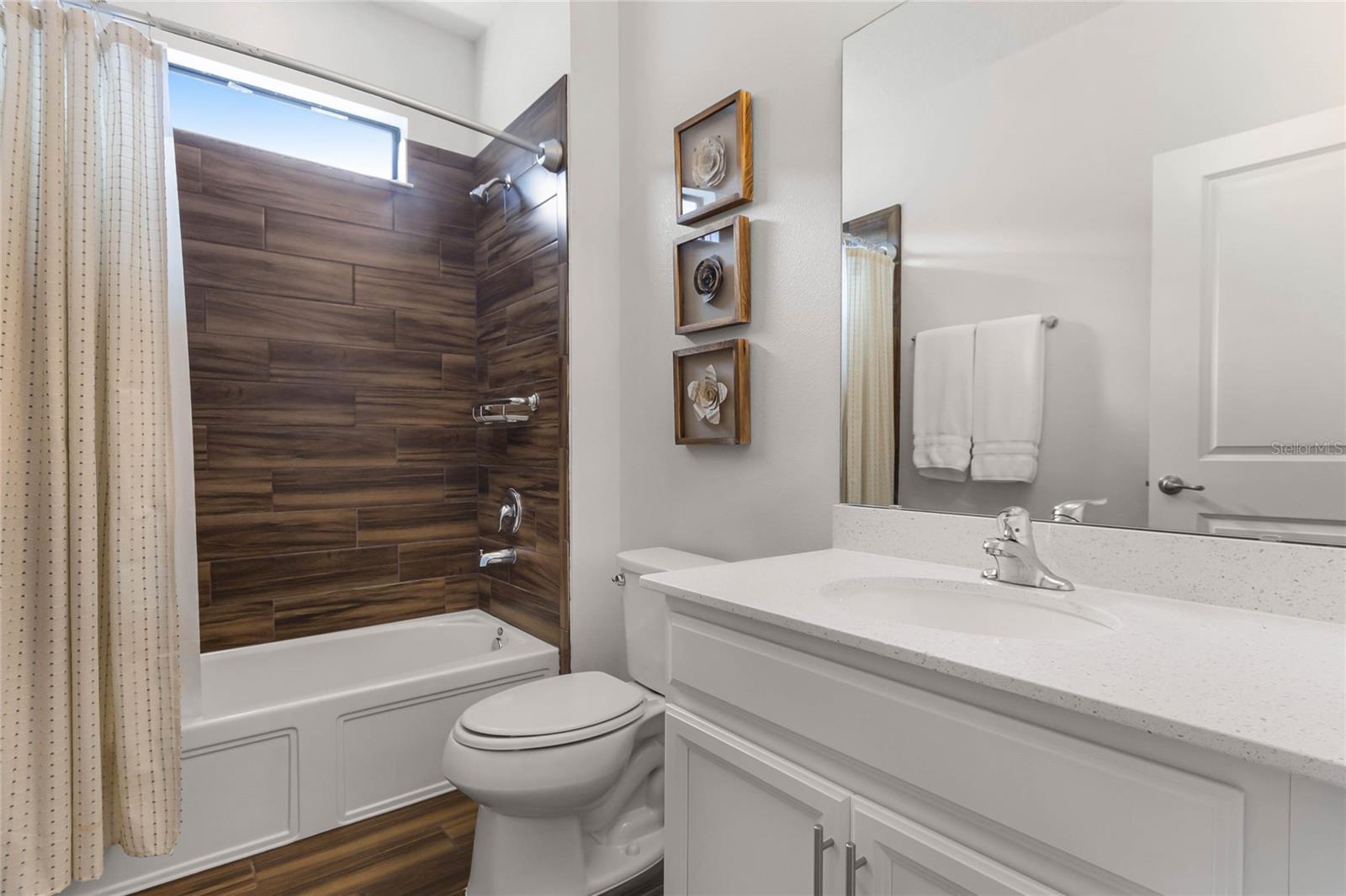 MARKHAM SQUARE - Residential