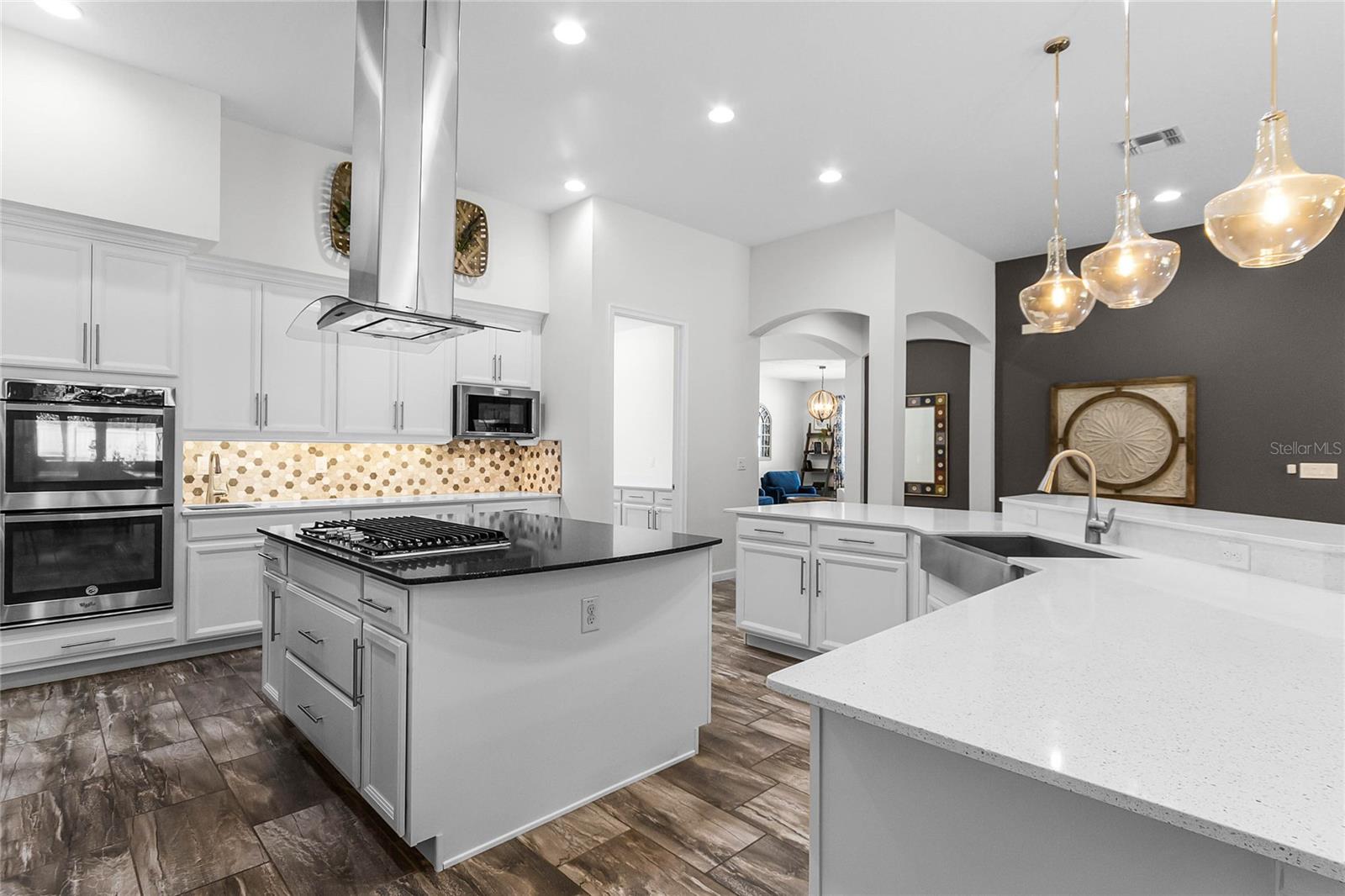 MARKHAM SQUARE - Residential