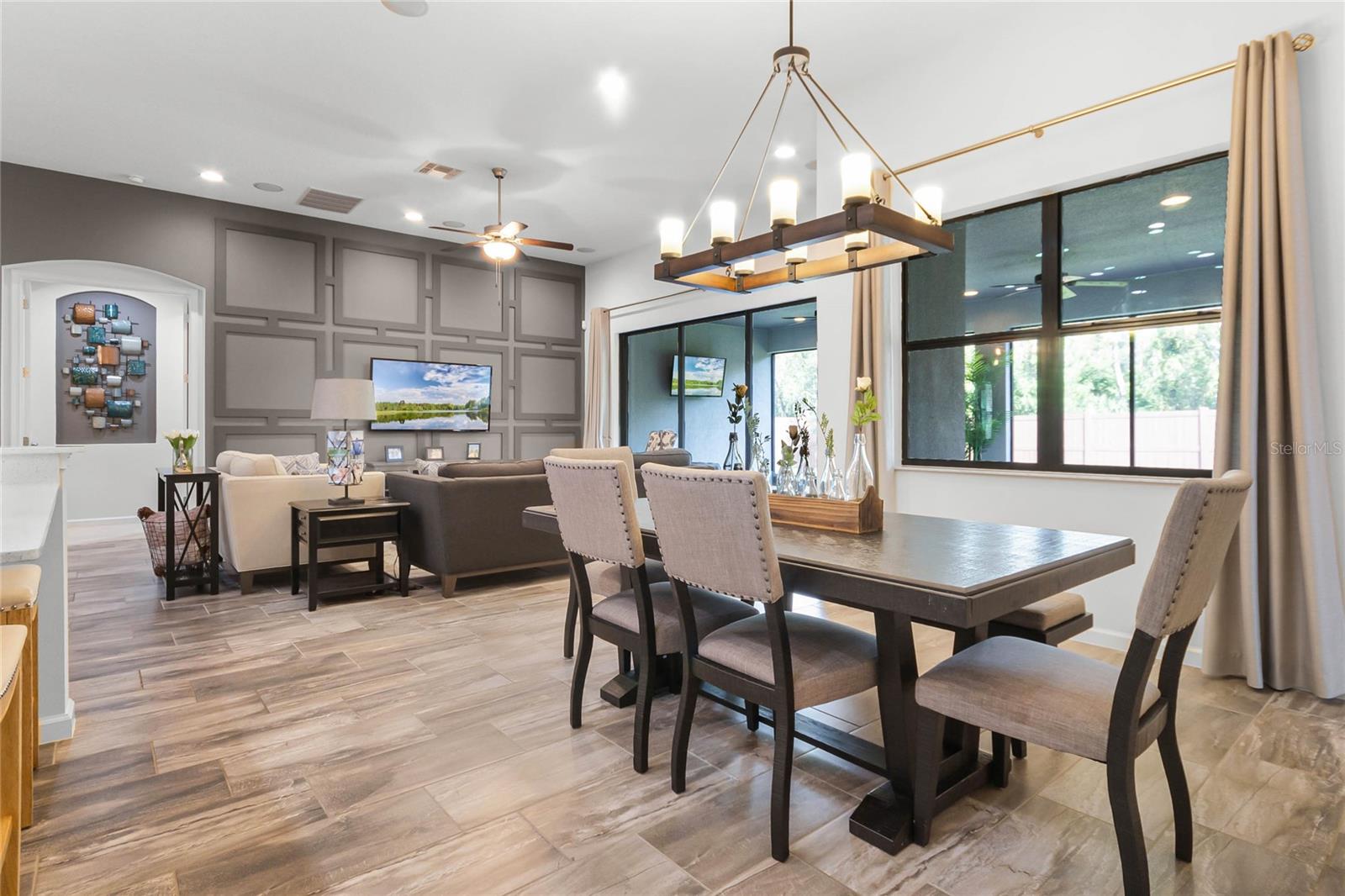 MARKHAM SQUARE - Residential