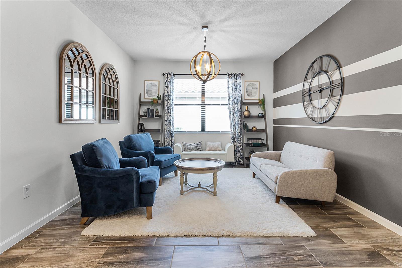 MARKHAM SQUARE - Residential