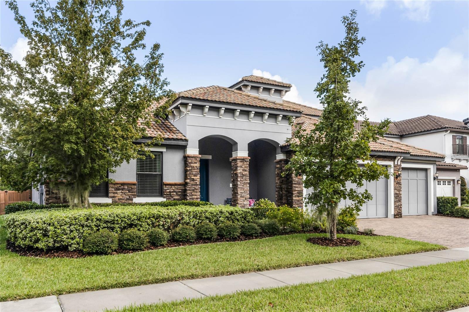 MARKHAM SQUARE - Residential