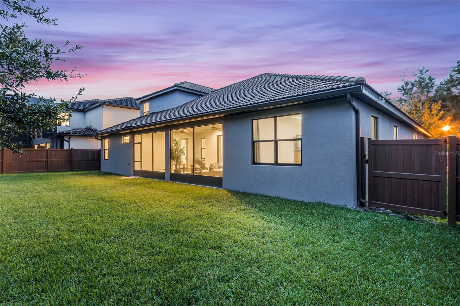 MARKHAM SQUARE - Residential