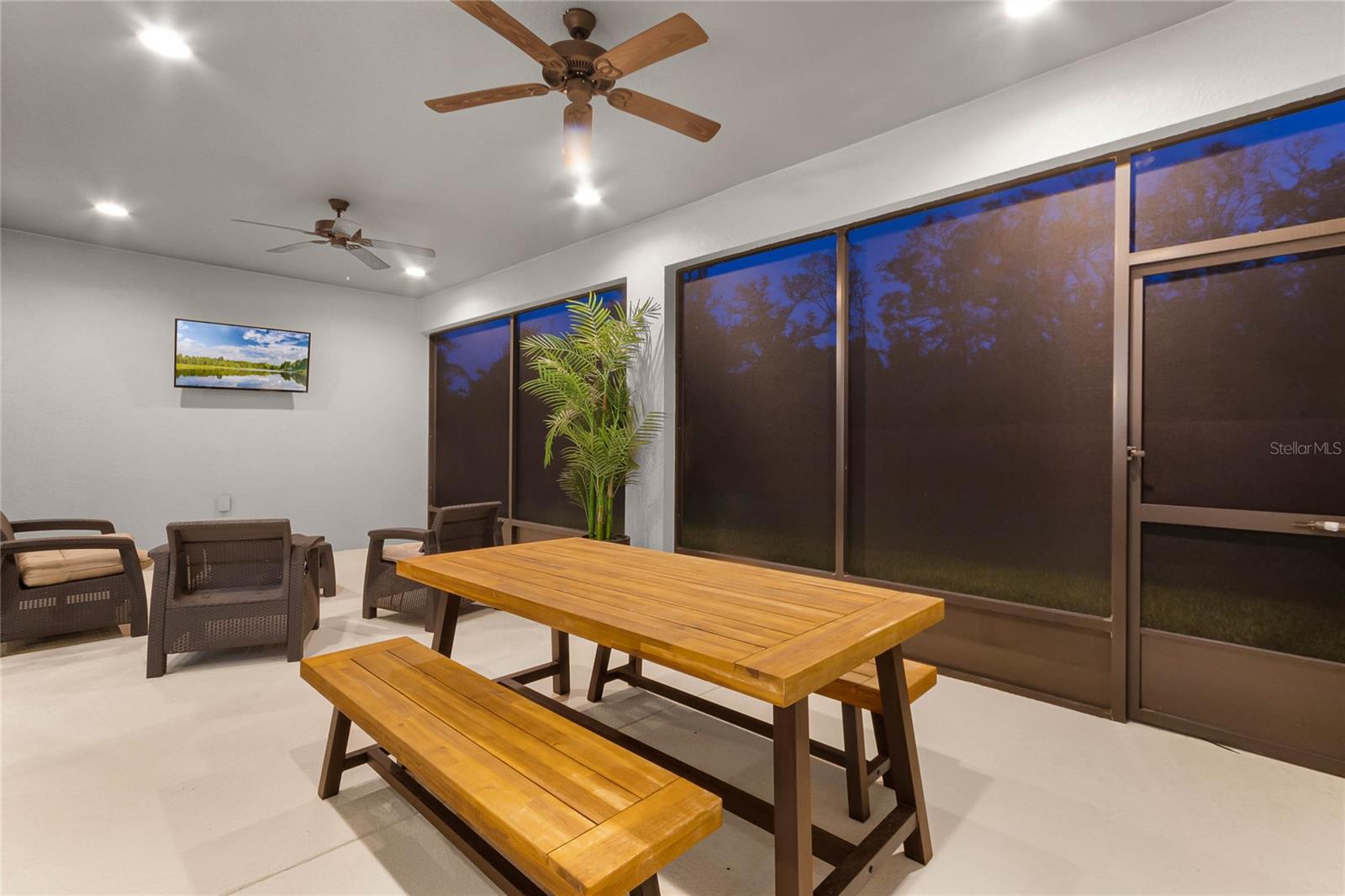 MARKHAM SQUARE - Residential