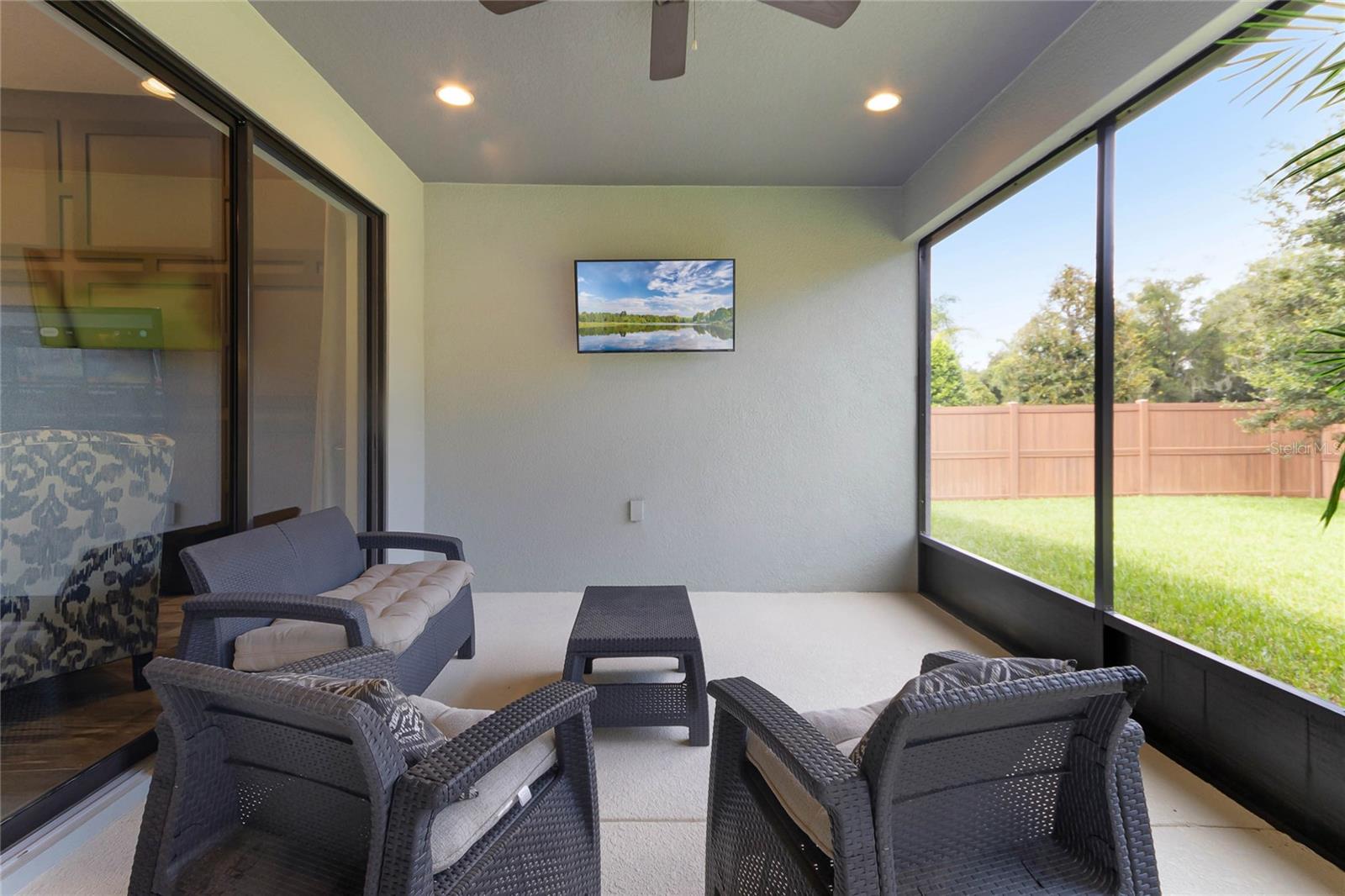 MARKHAM SQUARE - Residential