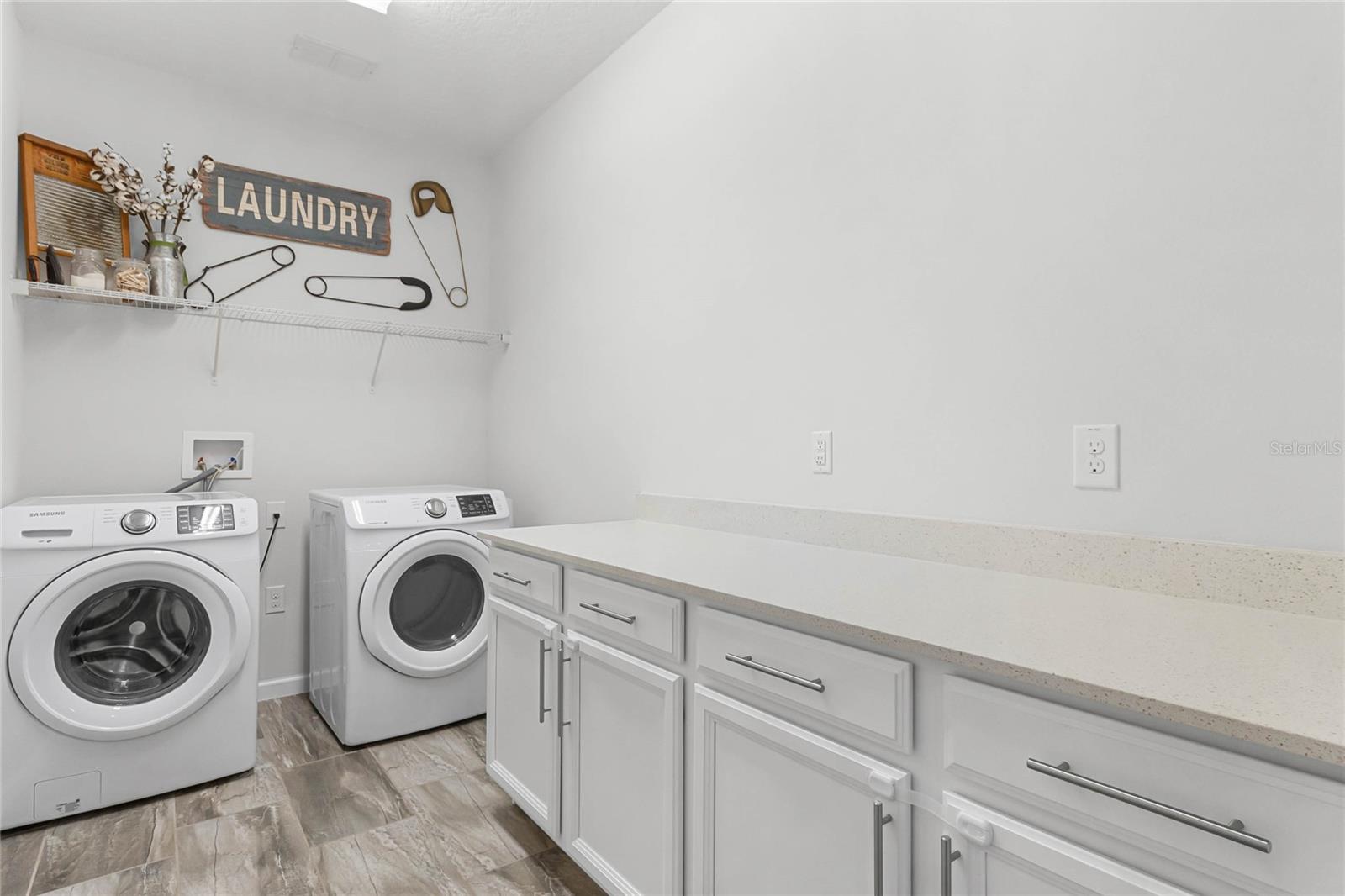 MARKHAM SQUARE - Residential