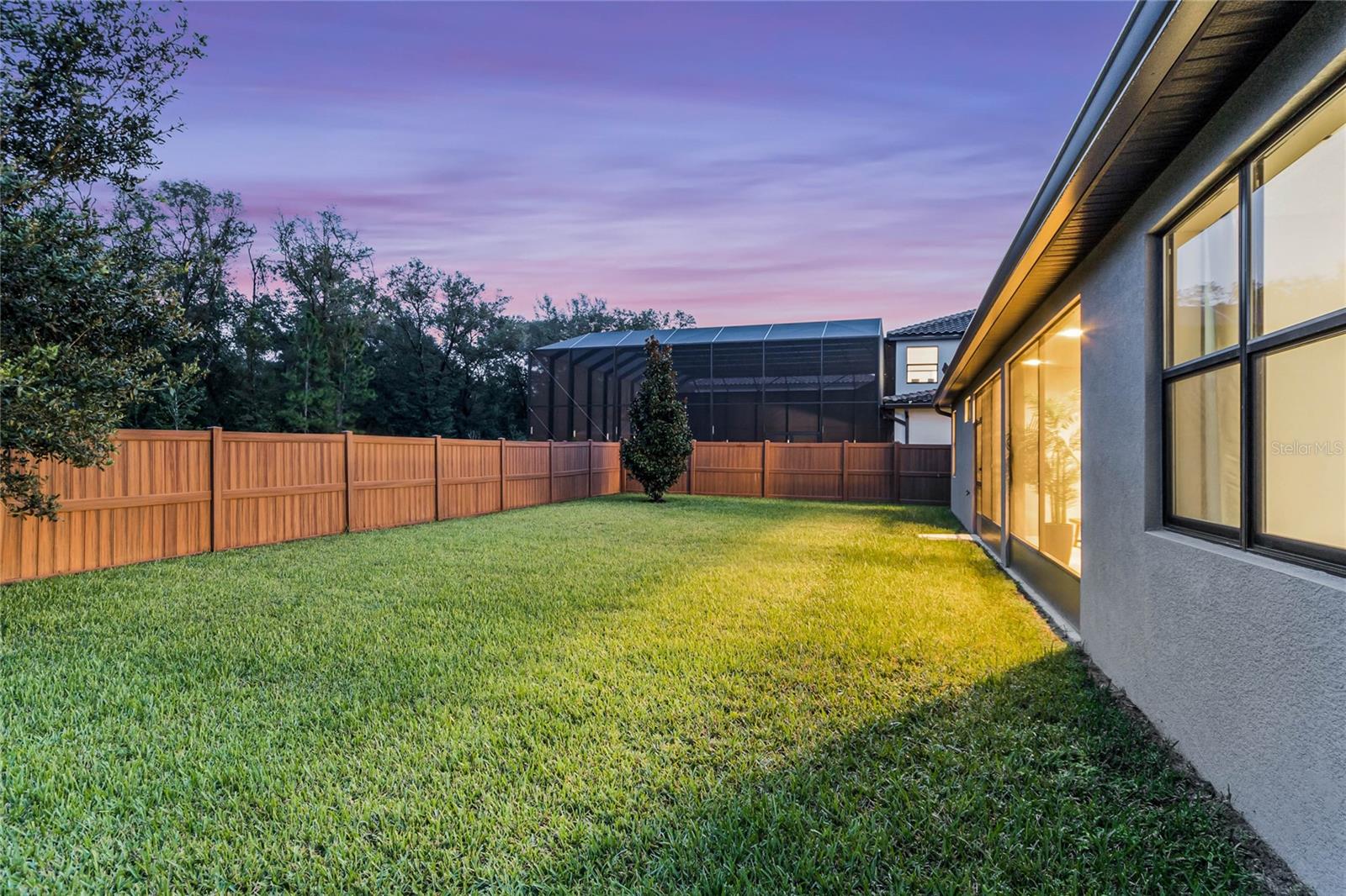 MARKHAM SQUARE - Residential