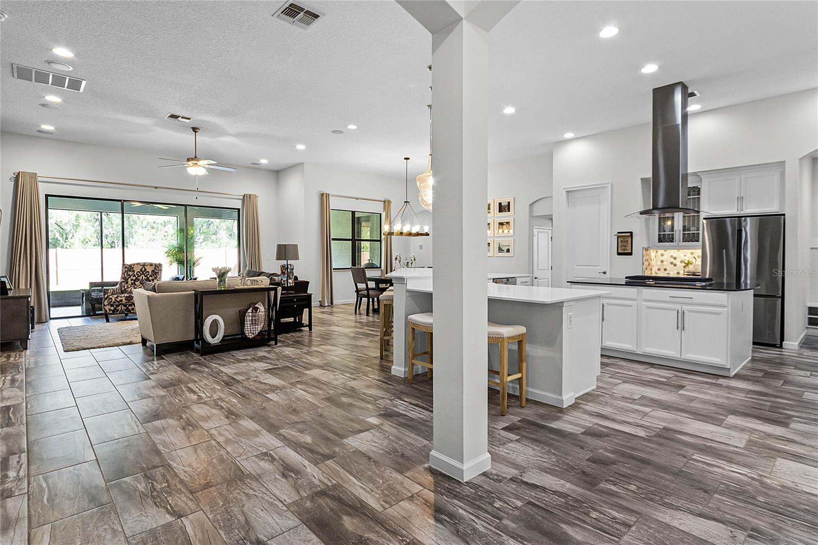 MARKHAM SQUARE - Residential