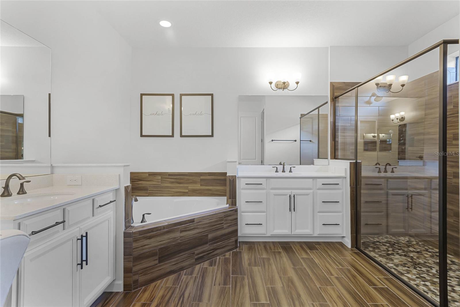 MARKHAM SQUARE - Residential