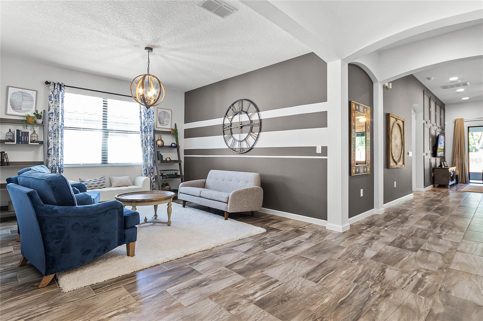 MARKHAM SQUARE - Residential