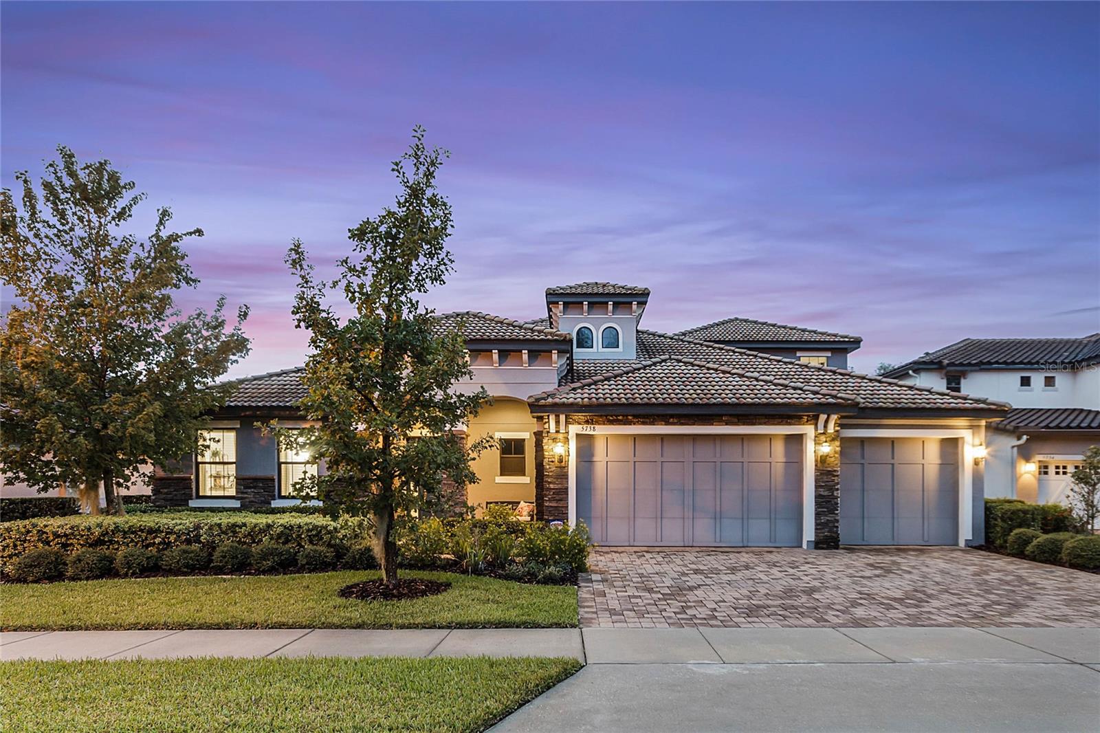 MARKHAM SQUARE - Residential