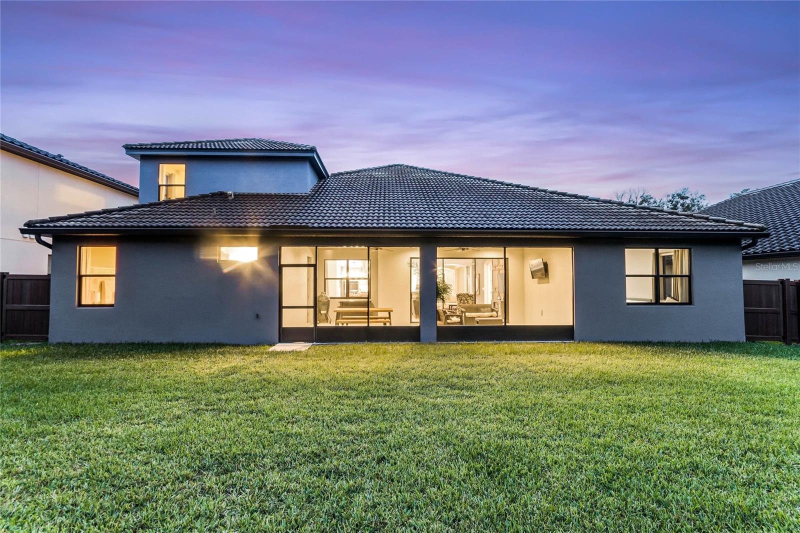 MARKHAM SQUARE - Residential