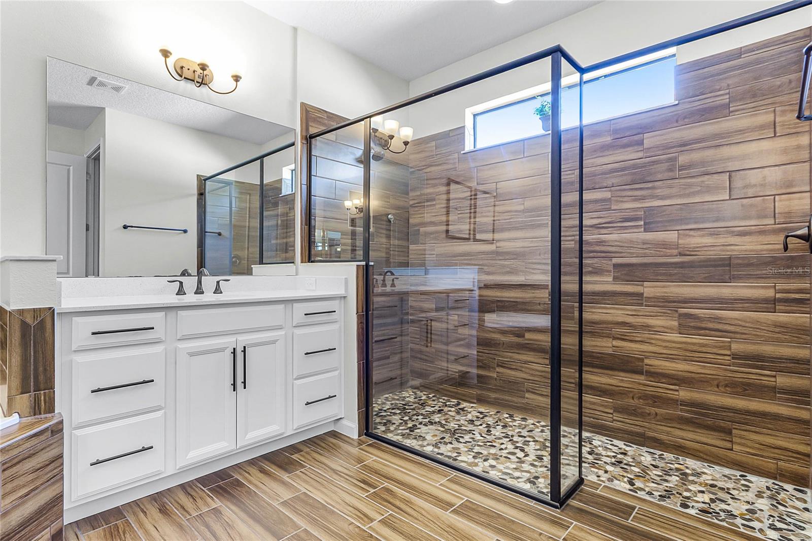 MARKHAM SQUARE - Residential