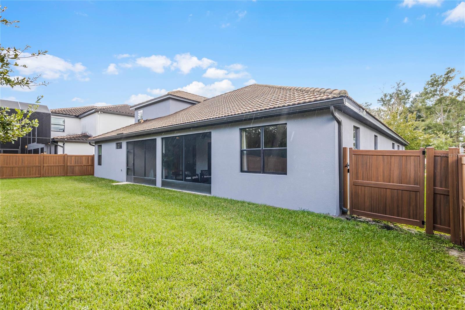 MARKHAM SQUARE - Residential