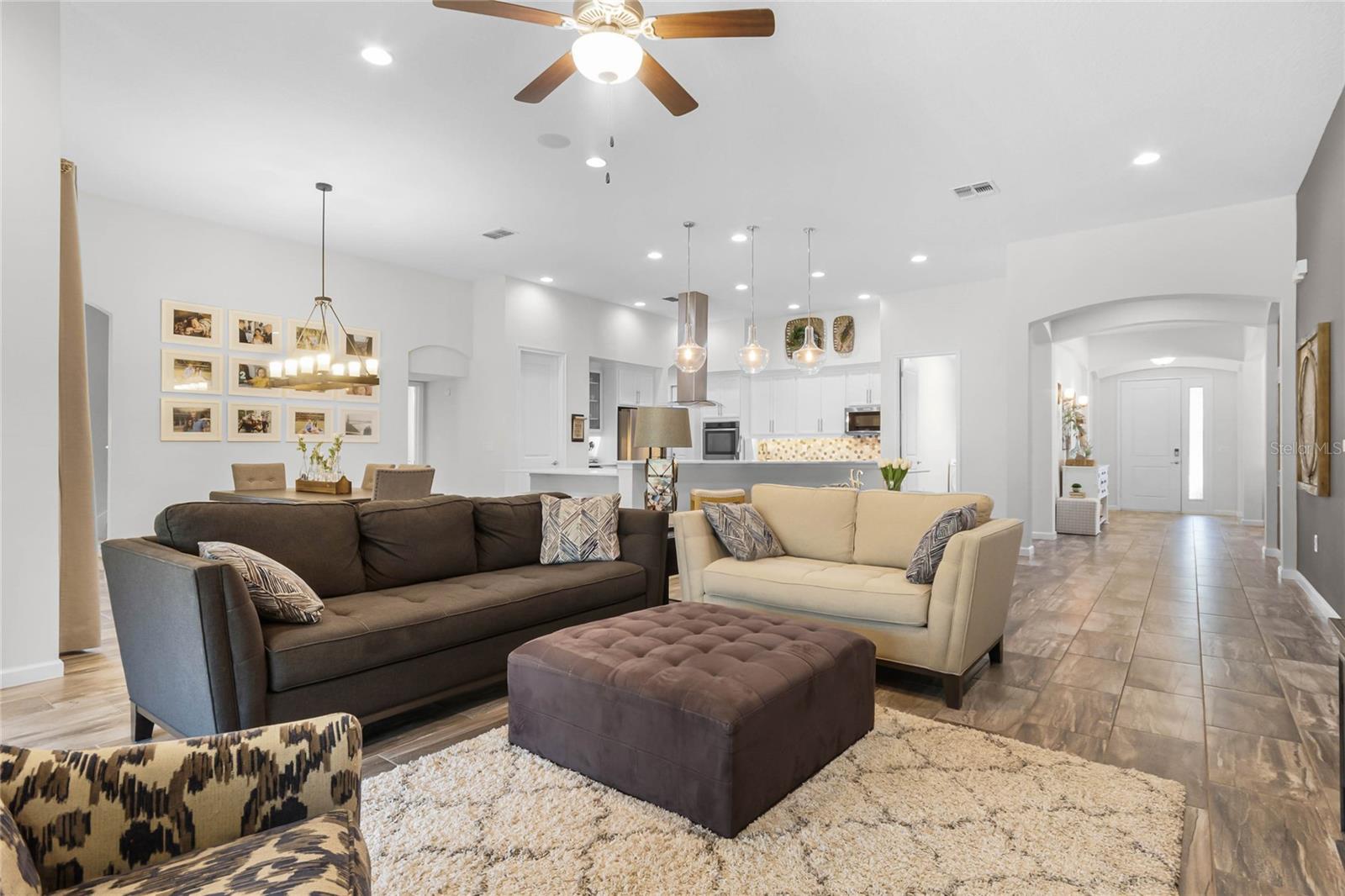 MARKHAM SQUARE - Residential