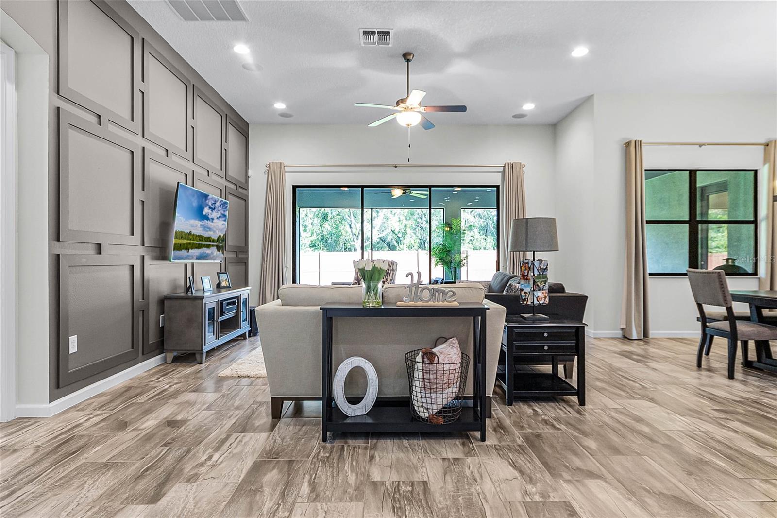 MARKHAM SQUARE - Residential