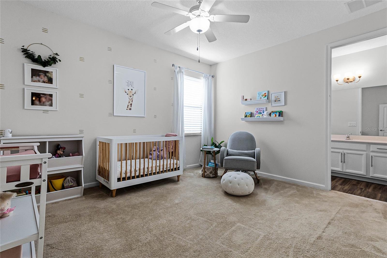 MARKHAM SQUARE - Residential