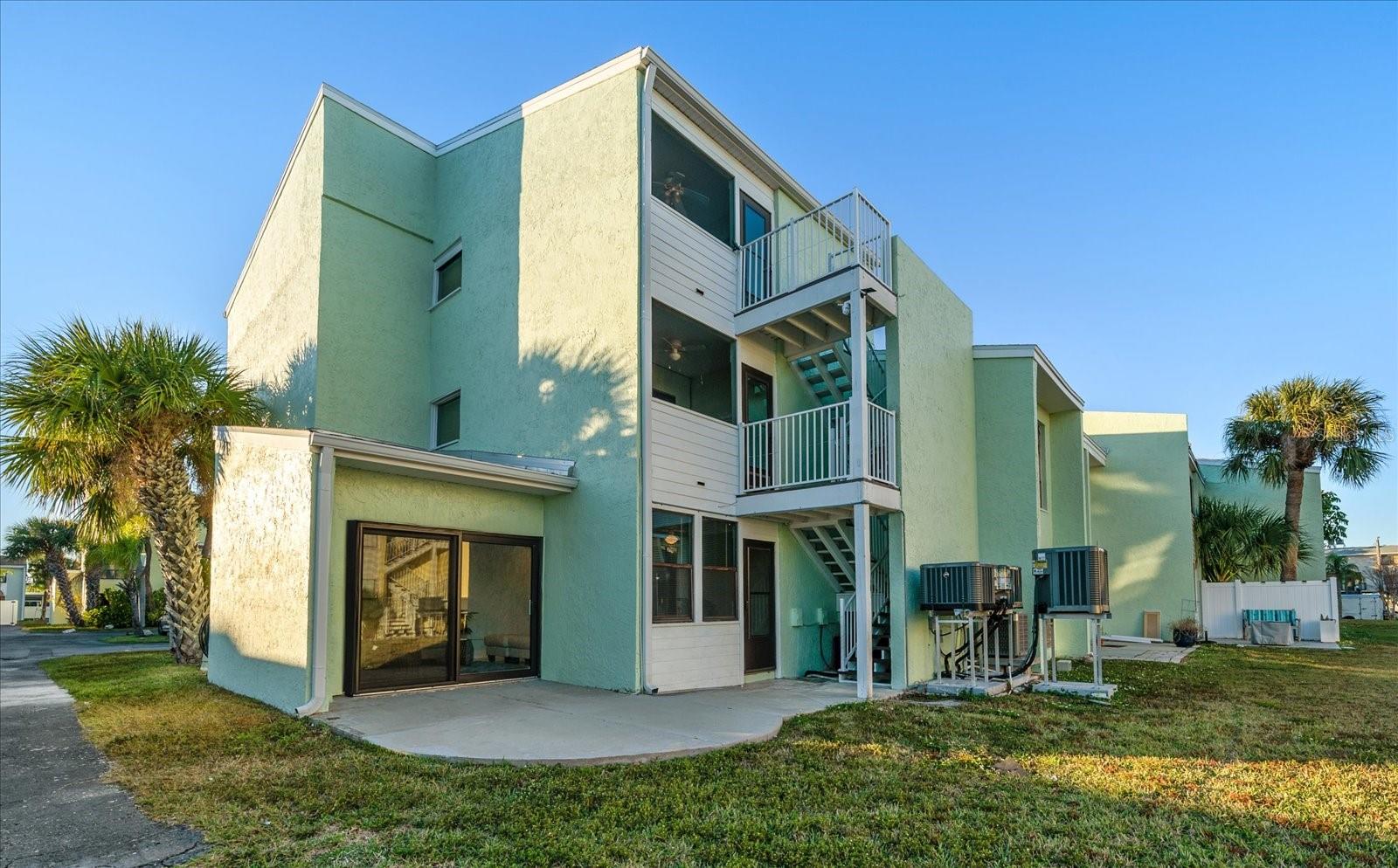 WINDRUSH COVE PH 1 CONDO - Residential