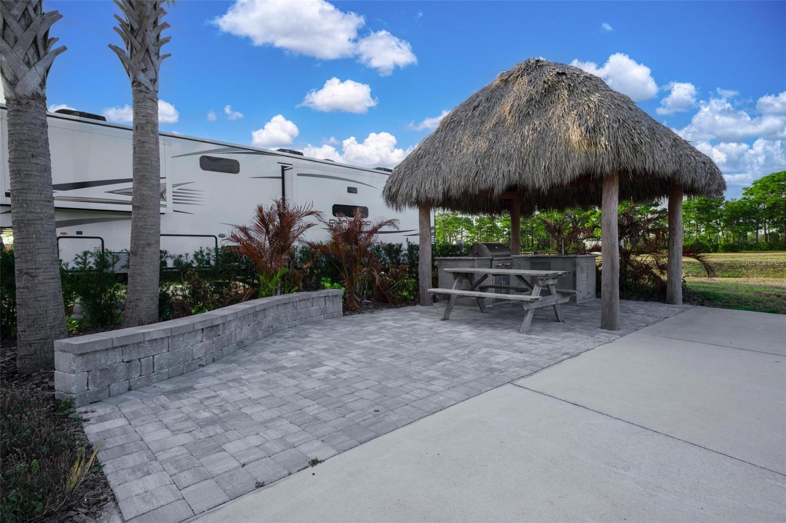 NONRESIDENTIAL CONDO - Land