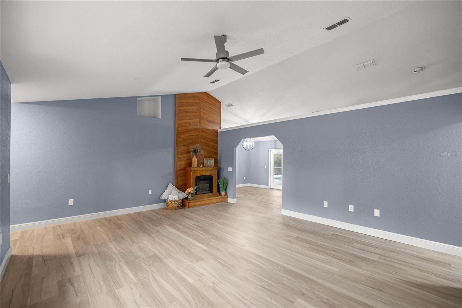 WINDING WATERS - Residential