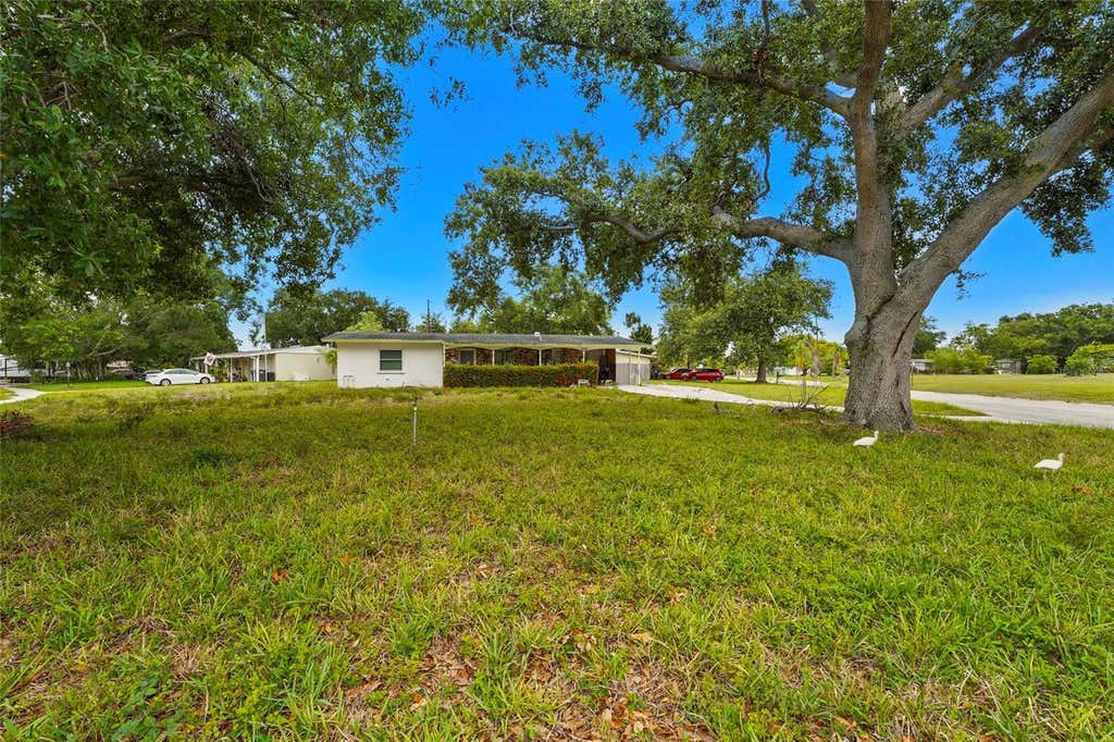 Photo of 5320 41st Avenue W, Bradenton, FL 34209 (MLS # A4696224)