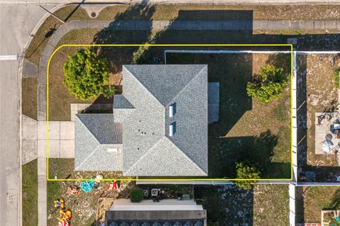 A home in WINTER HAVEN