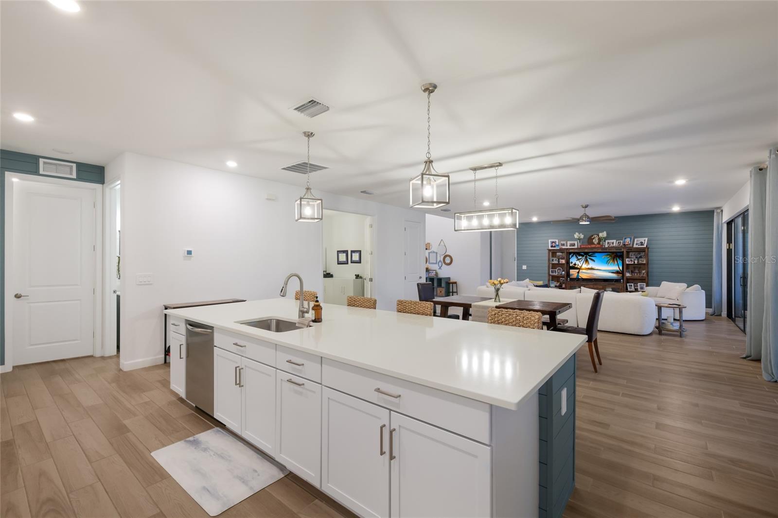 LORRAINE LAKES PH I - Residential