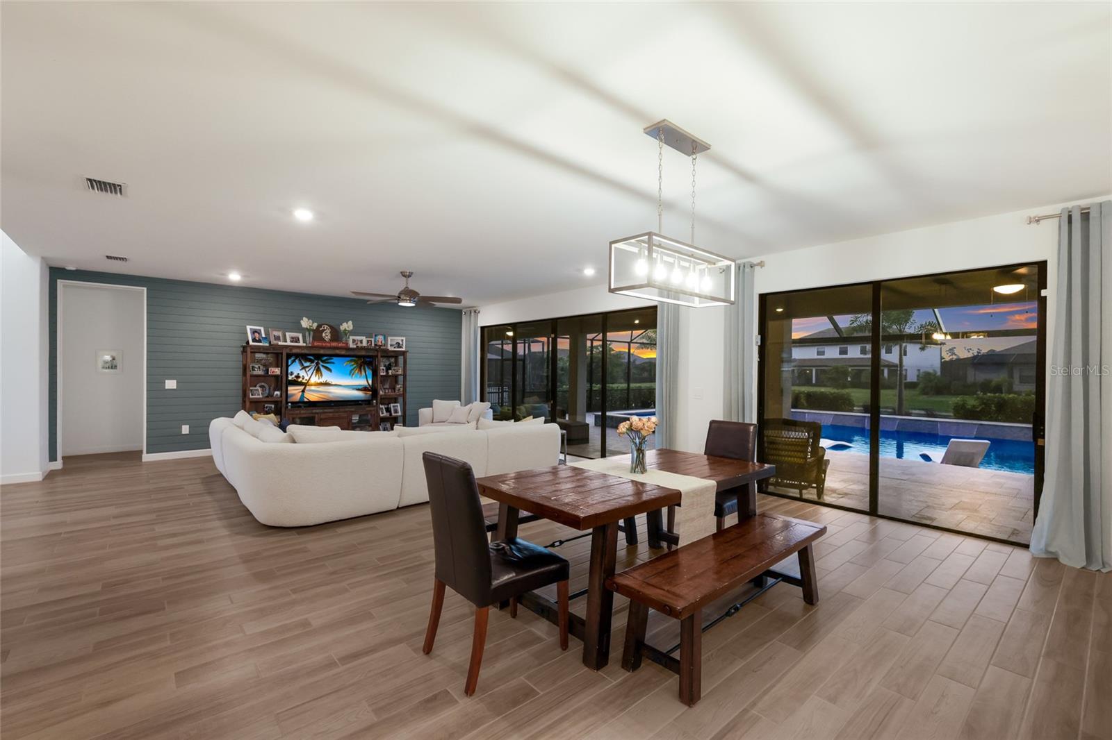 LORRAINE LAKES PH I - Residential