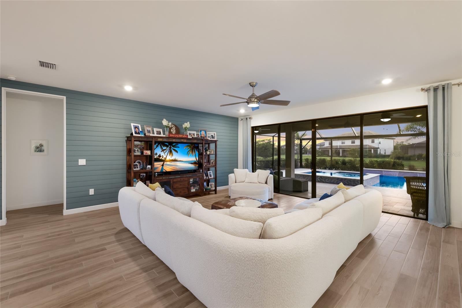 4913 COASTAL DAYS LANE