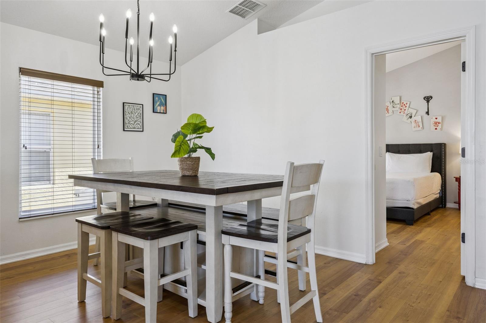 TIVOLI MANOR - Residential