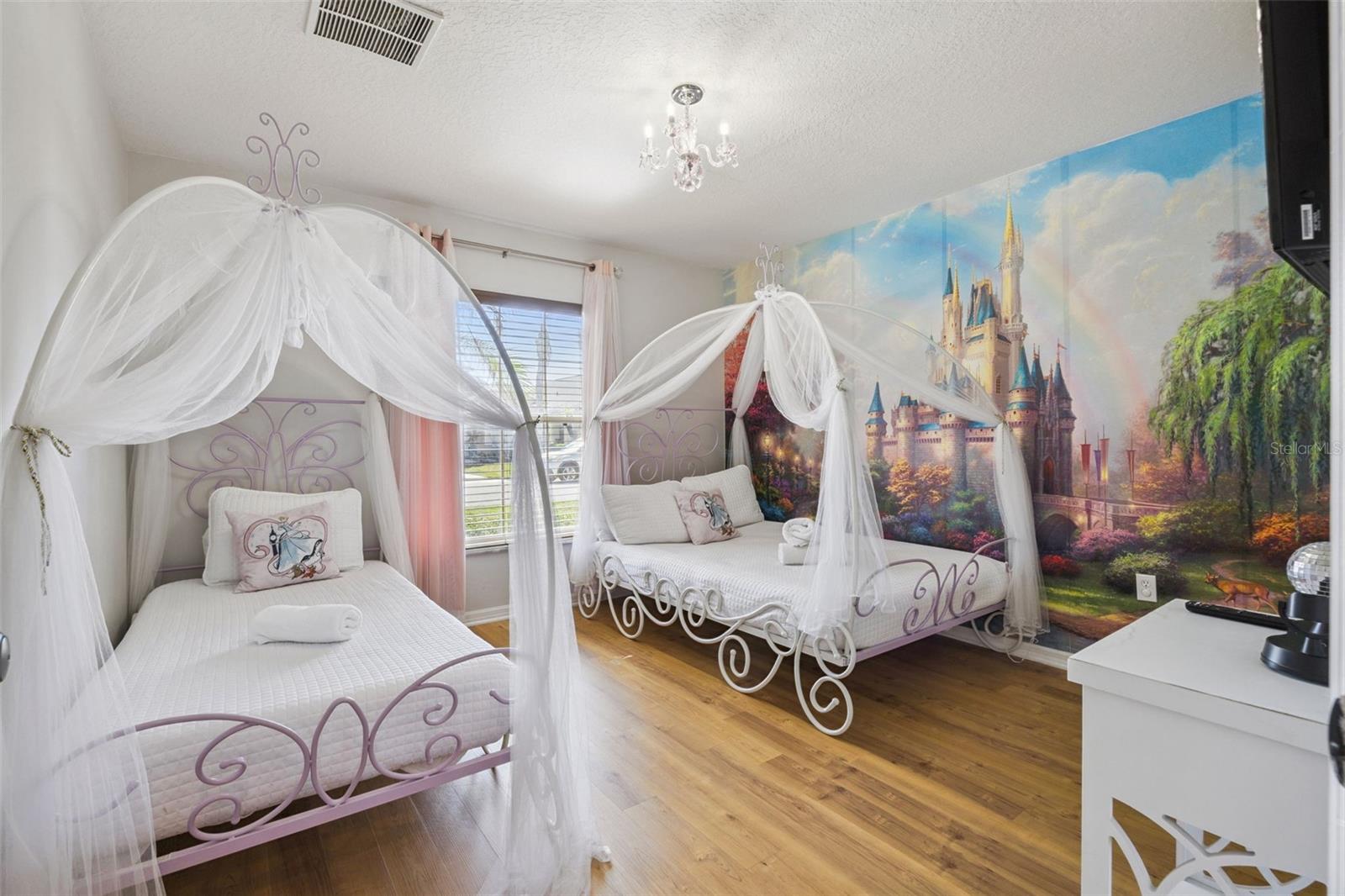 TIVOLI MANOR - Residential