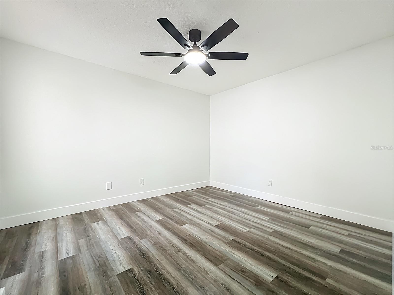 LANDINGS THE - Residential