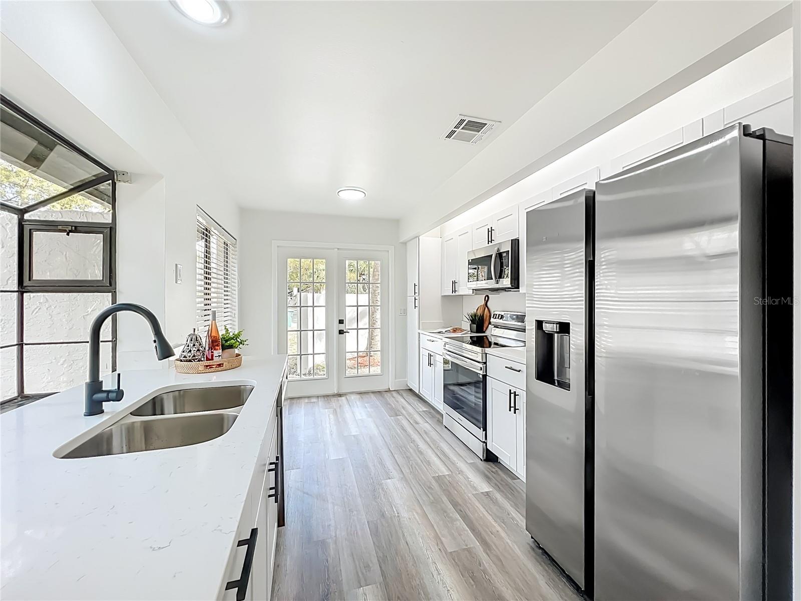 LANDINGS THE - Residential