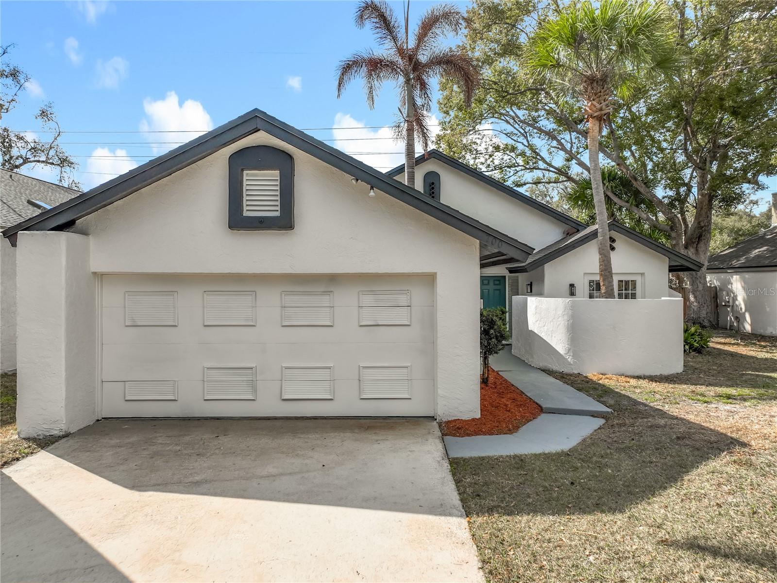 LANDINGS THE - Residential