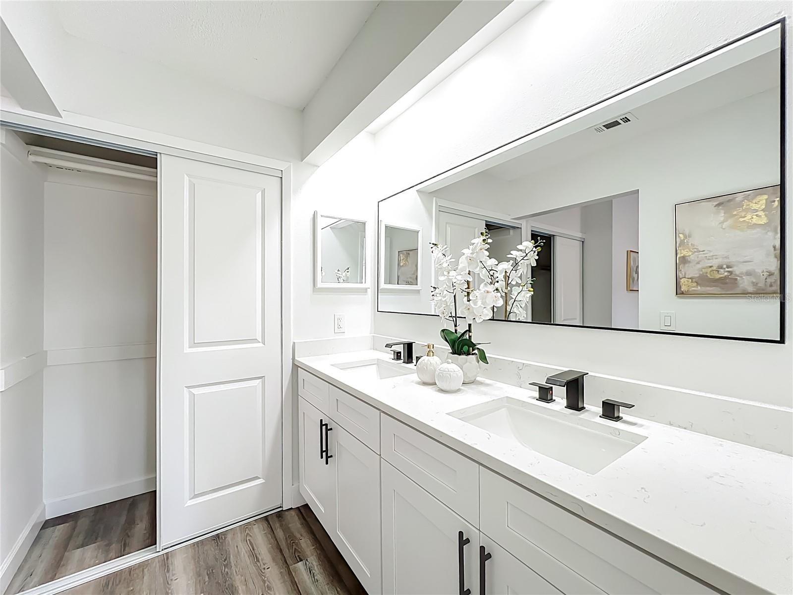 LANDINGS THE - Residential