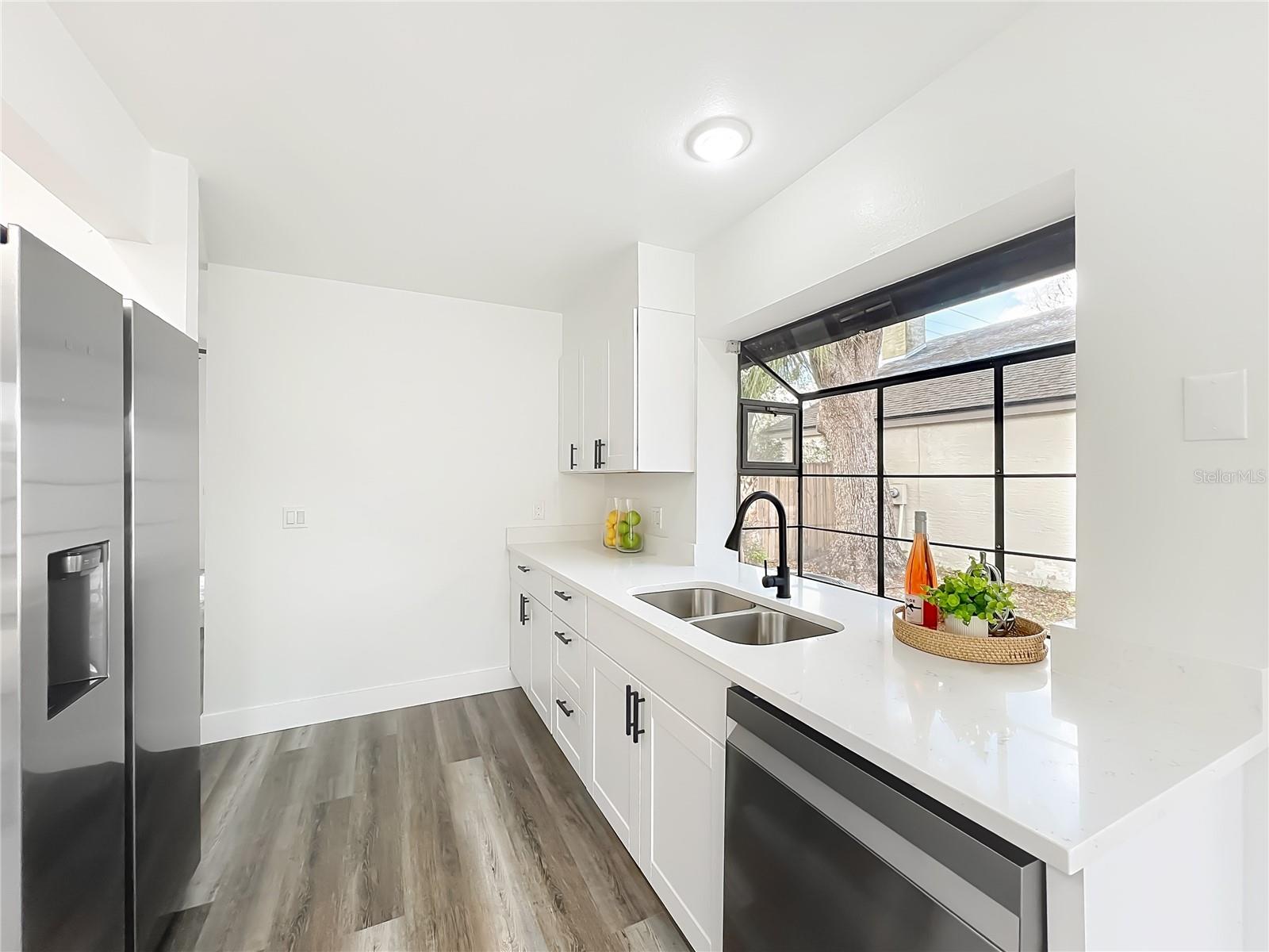 LANDINGS THE - Residential