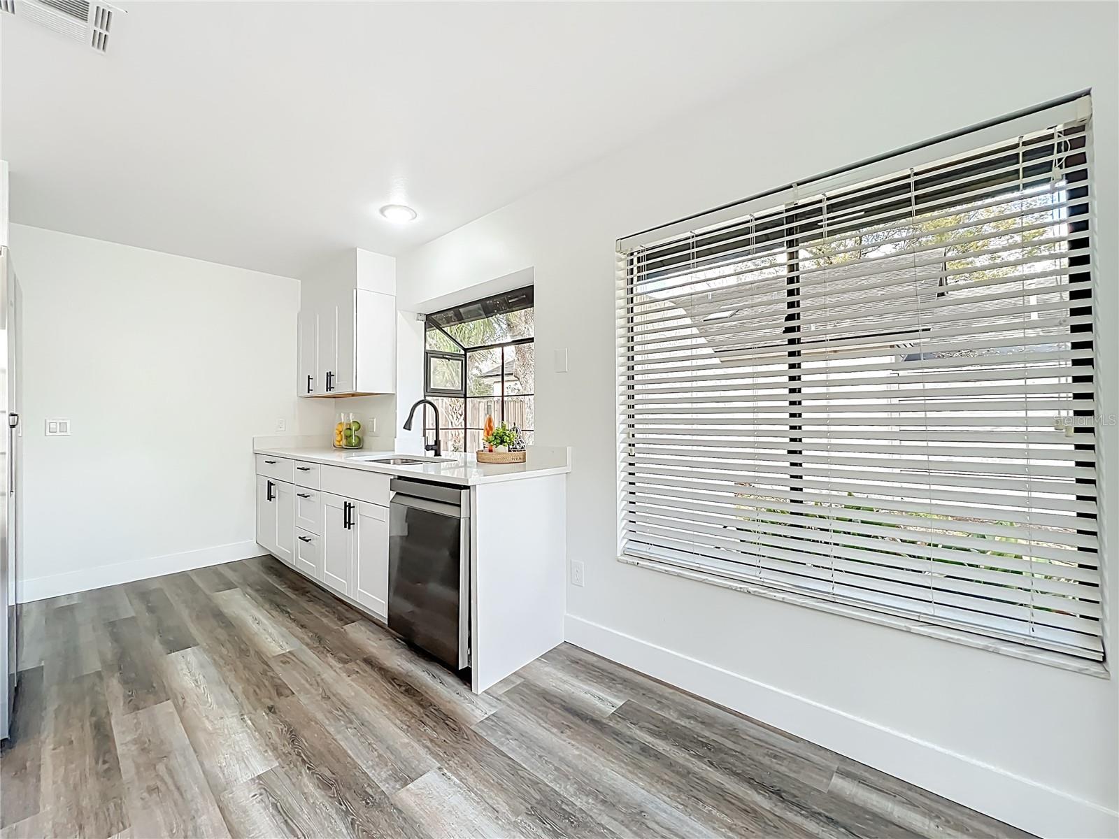 LANDINGS THE - Residential