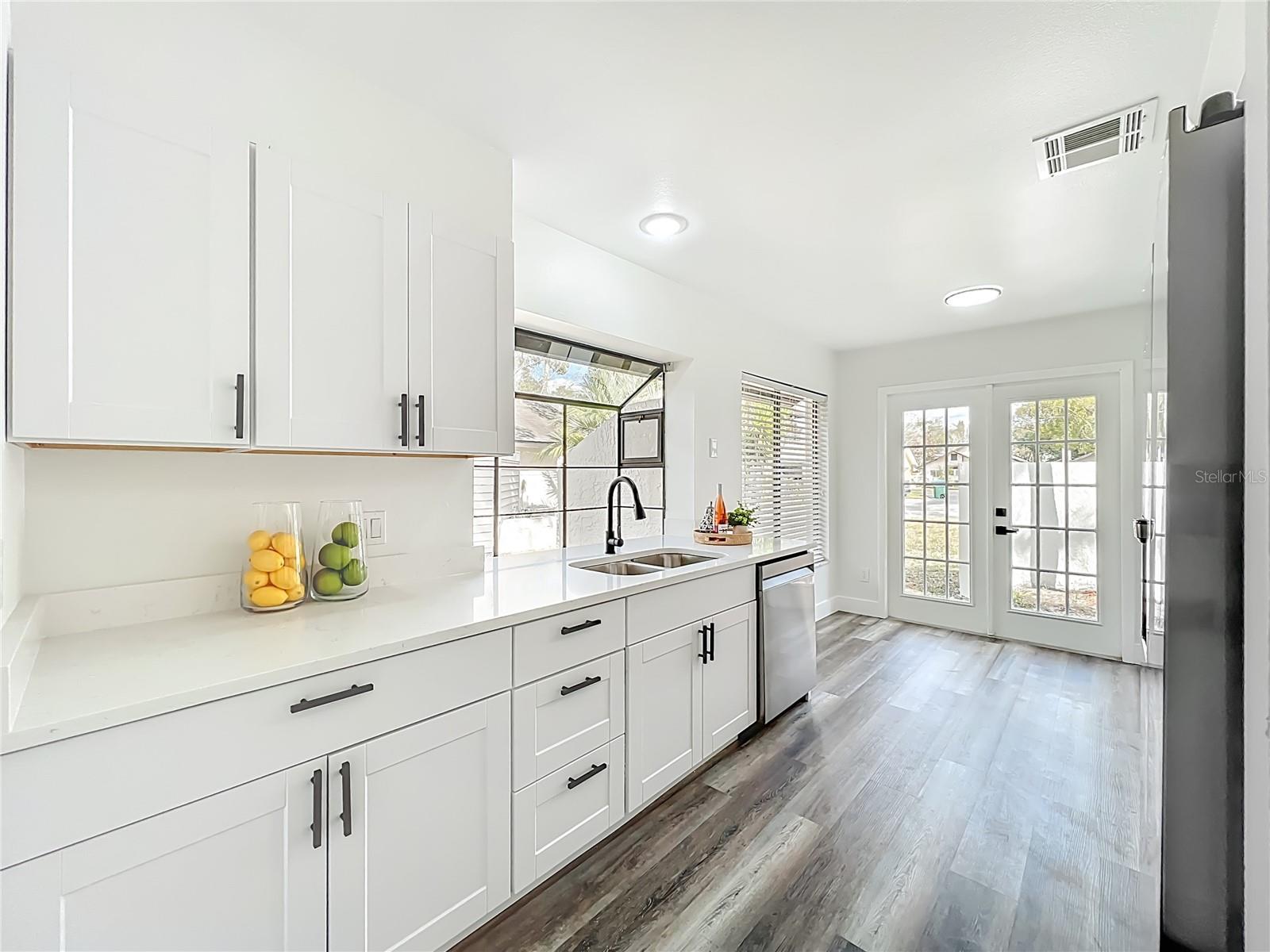 LANDINGS THE - Residential