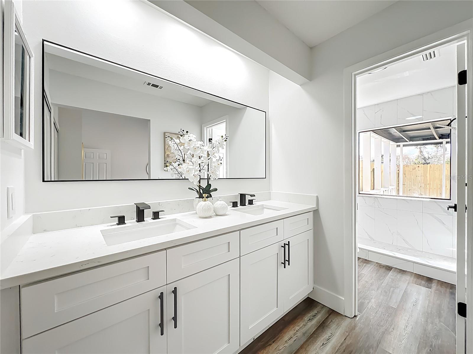 LANDINGS THE - Residential