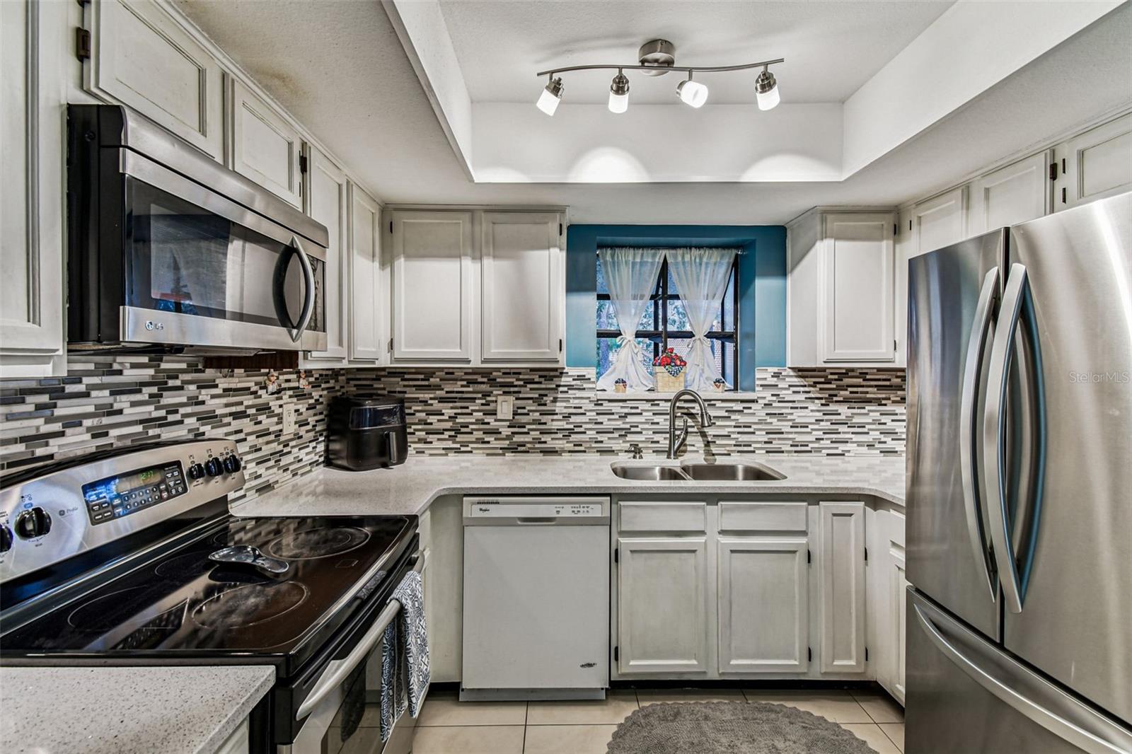 HAMMOCK PINE VILLAGE - Residential Lease