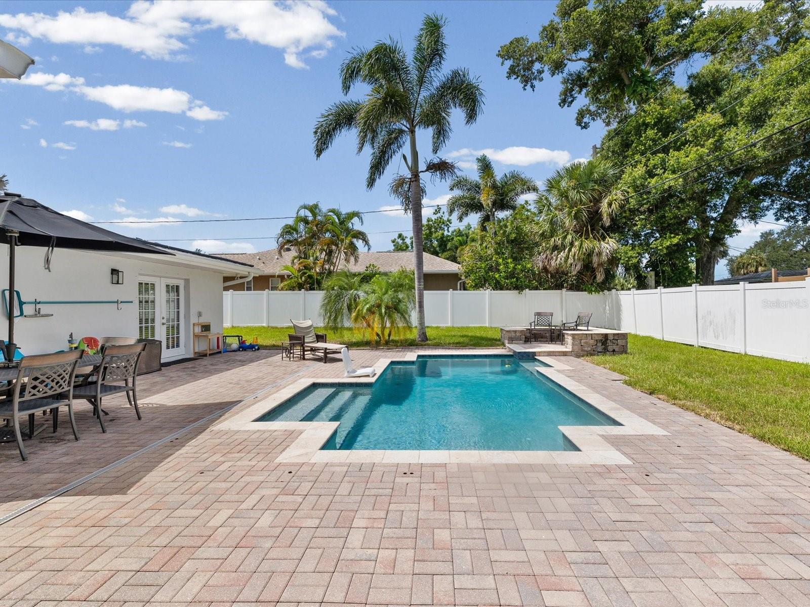 118 LIVE OAK LANE