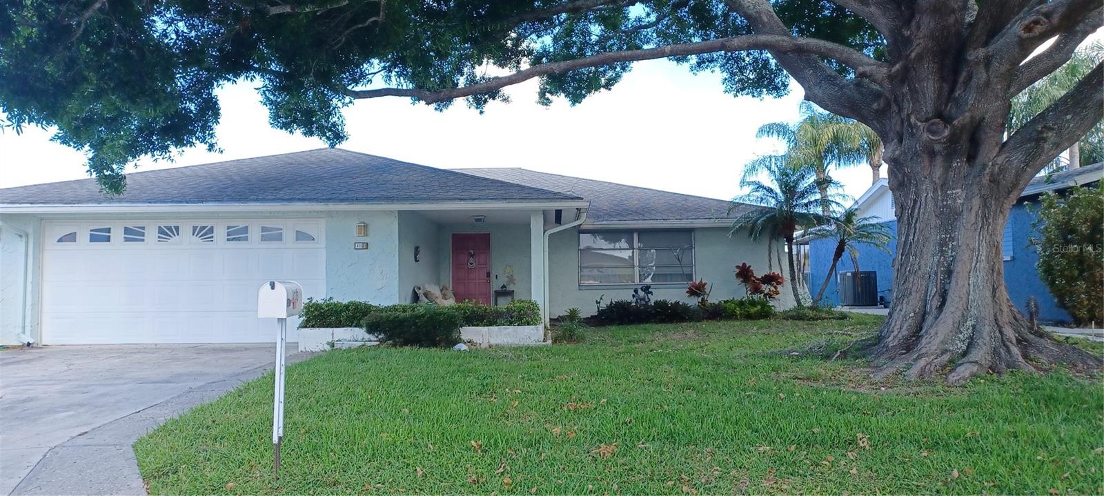 2 bedroom 2 bath lakefront home. 2 car attached garage, inside laundry room, washer/dryer hookup. Open floorplan, split bedroom plan. Master bedroom with en-suite (with roll in shower) Great room with lake view. Separate living room. Enjoy your morning coffee on the deck over the water. If you like fishing and boating, you can have it right in your backyard.