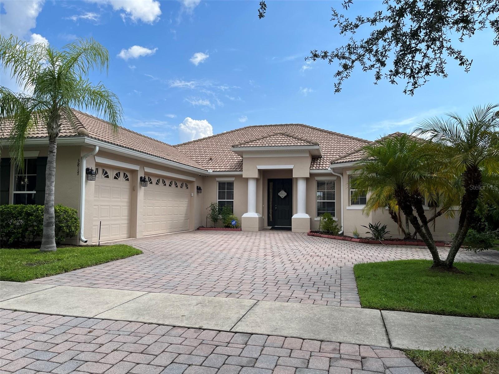 Beautiful water frontage home for rent! Home features 4 bedrooms, 3 bathrooms and bonus room. Rear porch with screened enclosure. Formal living. Formal dining. Family room. Kitchen with stainless steel appliances, center island, pantry closet, and breakfast bar open to family room. Master suite has 2 closets plus a linen closet. Attached 3 car garage. Laundry with washer and dryer. Home is located within Bellalago, a gated community situated on Lake Toho with fishing piers, boat ramp, nature and bike trails as well as a Clubhouse, on-site restaurant, fitness center, multi-pool aquatic center, a water park, tot lot, tennis courts, basketball courts and more! Community is located nearby to schools, shopping, and restaurants. Tenants are required to apply and be approved by the Bellalago HOA prior to move in. ** See realtor remarks for application instructions. HOA Fees, rules and regulations, home square footage, and lot sizes should be independently verified. Tenants are solely responsible for the cost of obtaining gate passes, amenity passes, and mailbox keys.