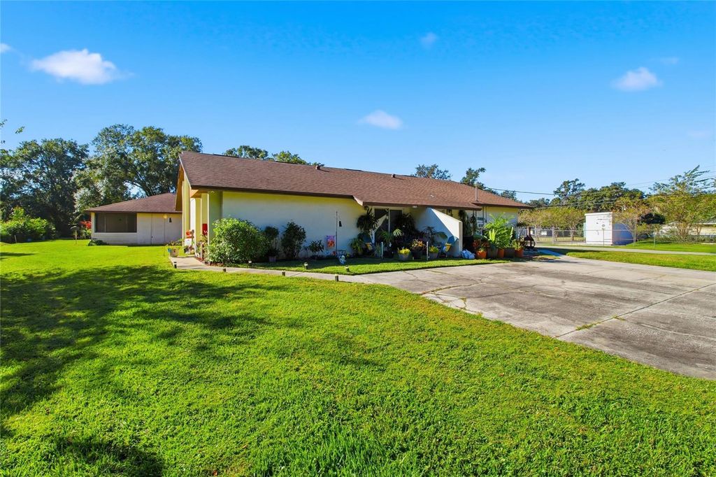 Photo of 4602 Sandy Lane, Lakeland, FL 33813 (MLS # L4958645)