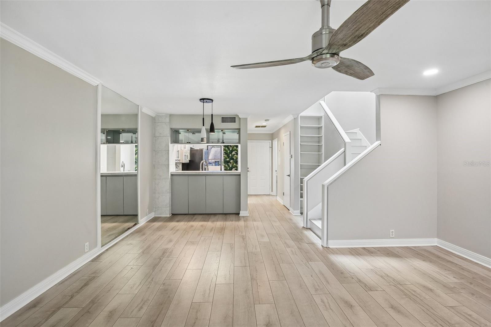 OAK PARK TWNHMS - Residential