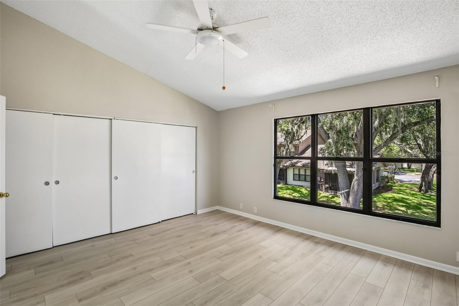 OAK PARK TWNHMS - Residential