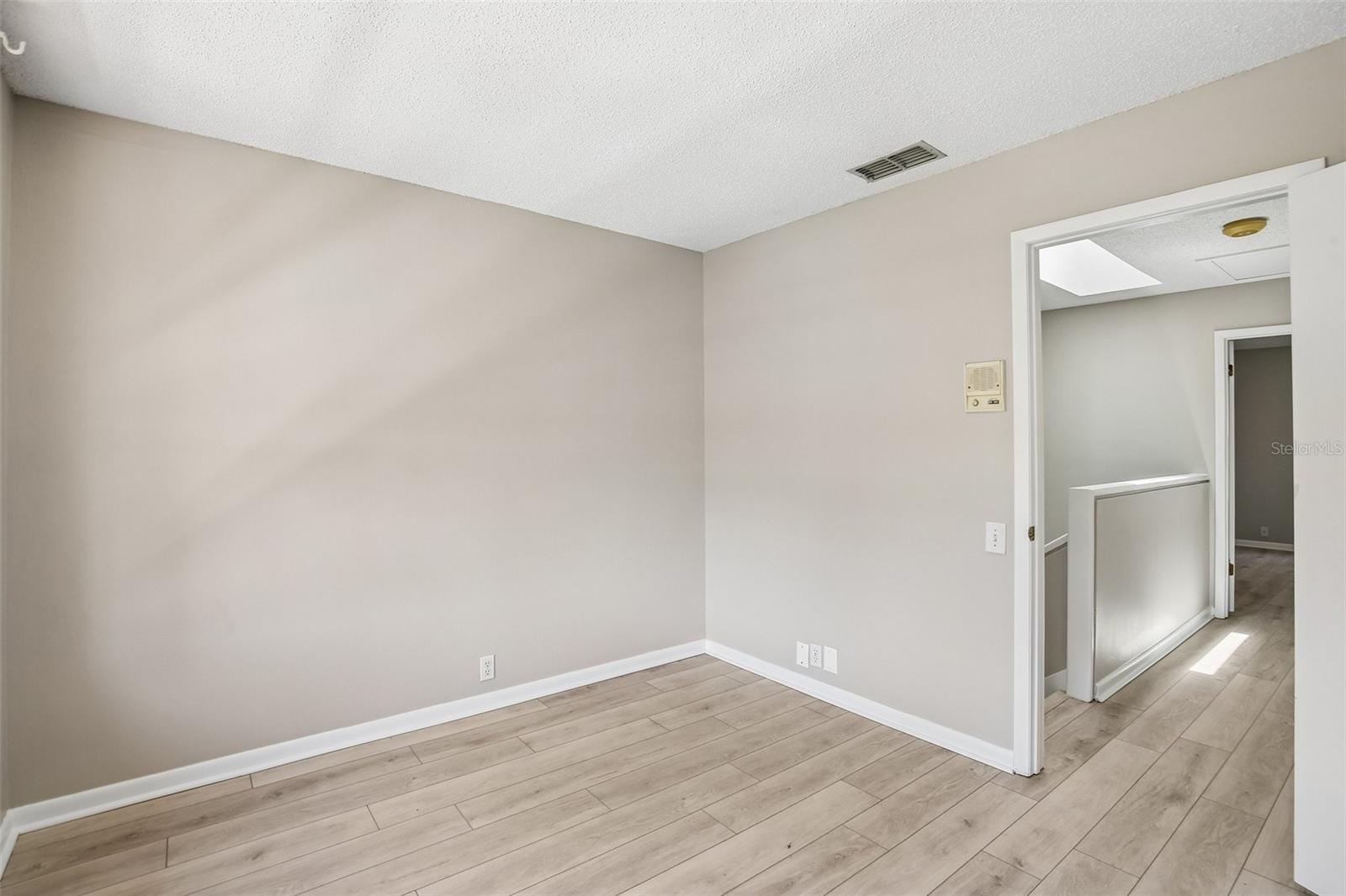 OAK PARK TWNHMS - Residential