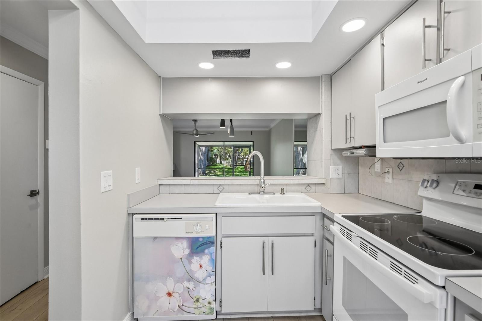 OAK PARK TWNHMS - Residential