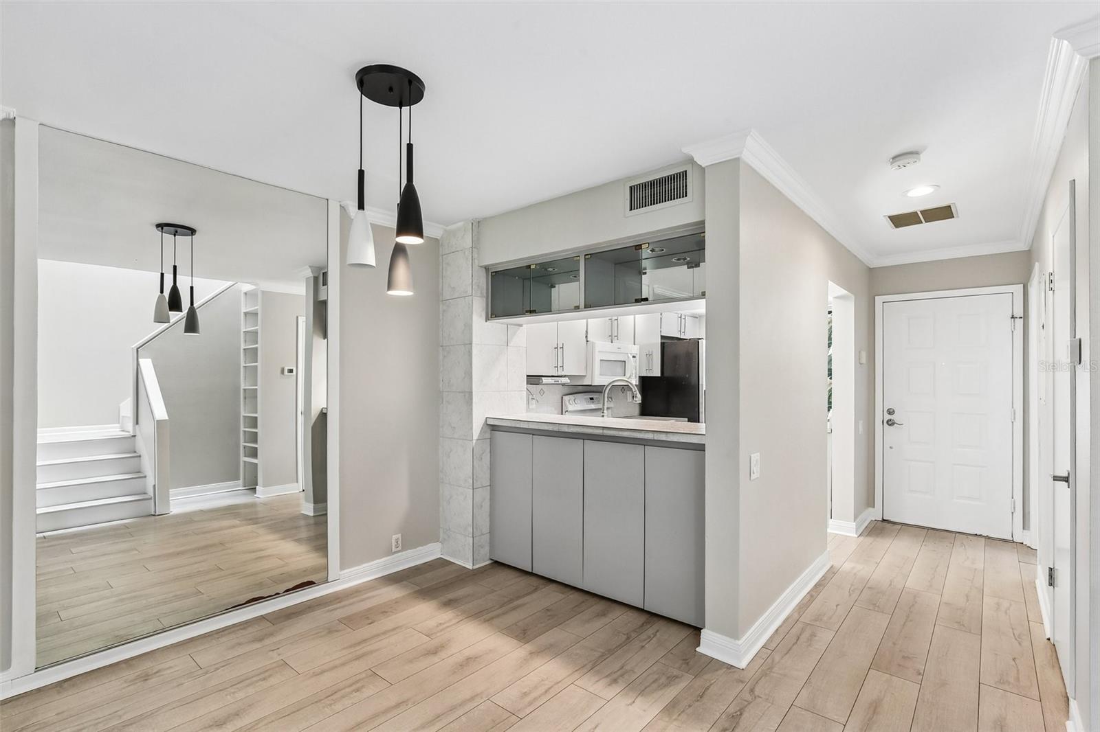 OAK PARK TWNHMS - Residential