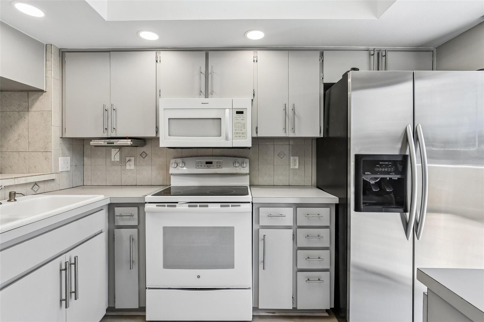 OAK PARK TWNHMS - Residential