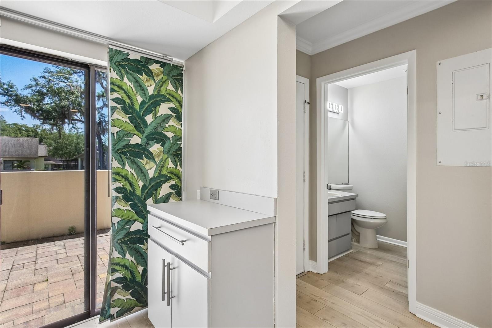 OAK PARK TWNHMS - Residential